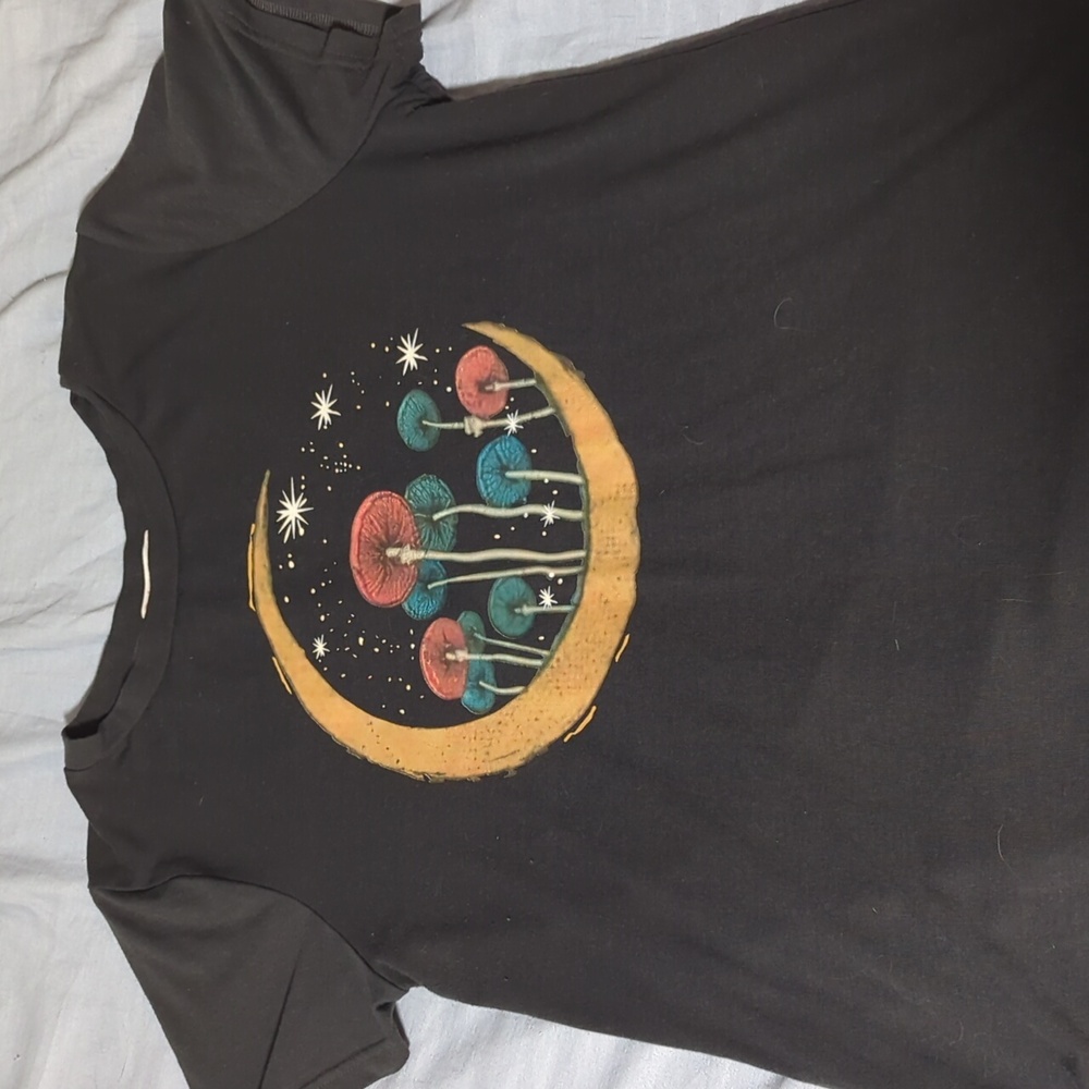 L ROMWE Graphic Tee